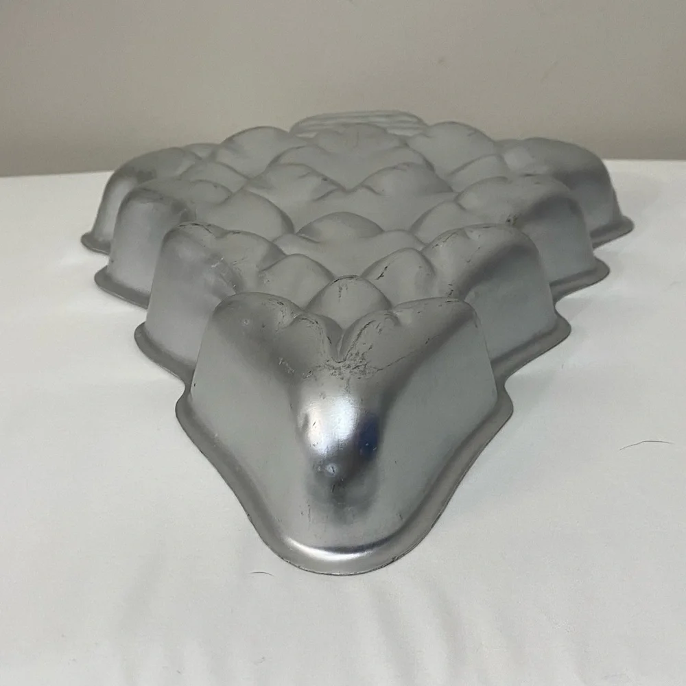 Vintage 1972 Wilton Treeliteful Christmas Cake Pan Holiday Nostalgia Decorated